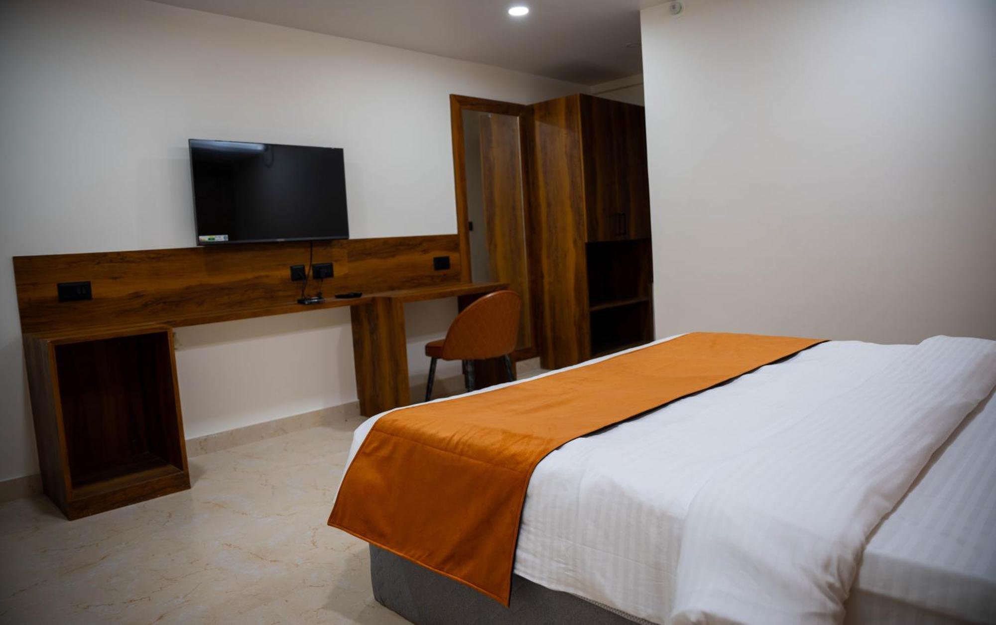Hotel Orange บูบันเนสชวาร์ ภายนอก รูปภาพ