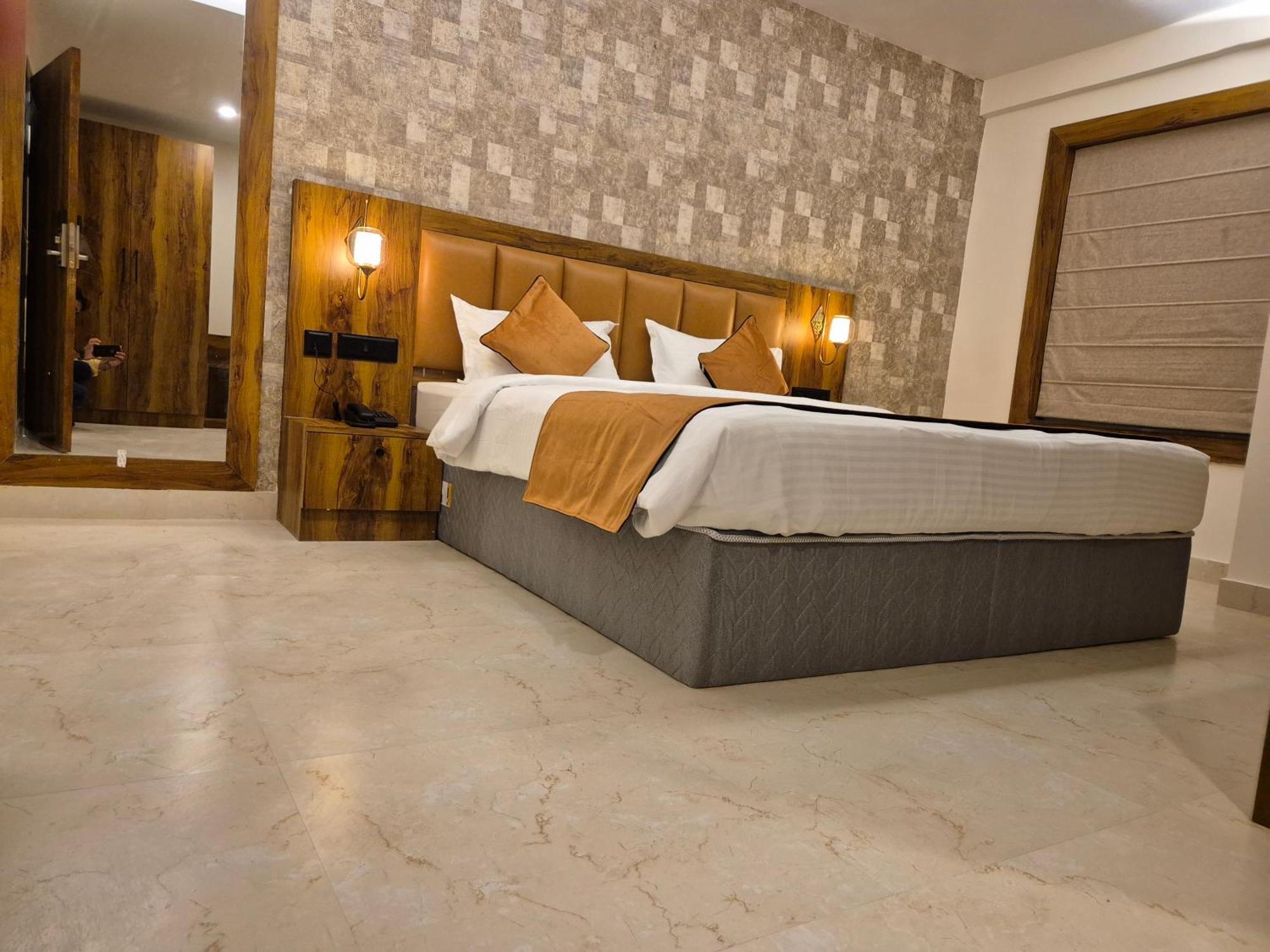 Hotel Orange บูบันเนสชวาร์ ภายนอก รูปภาพ