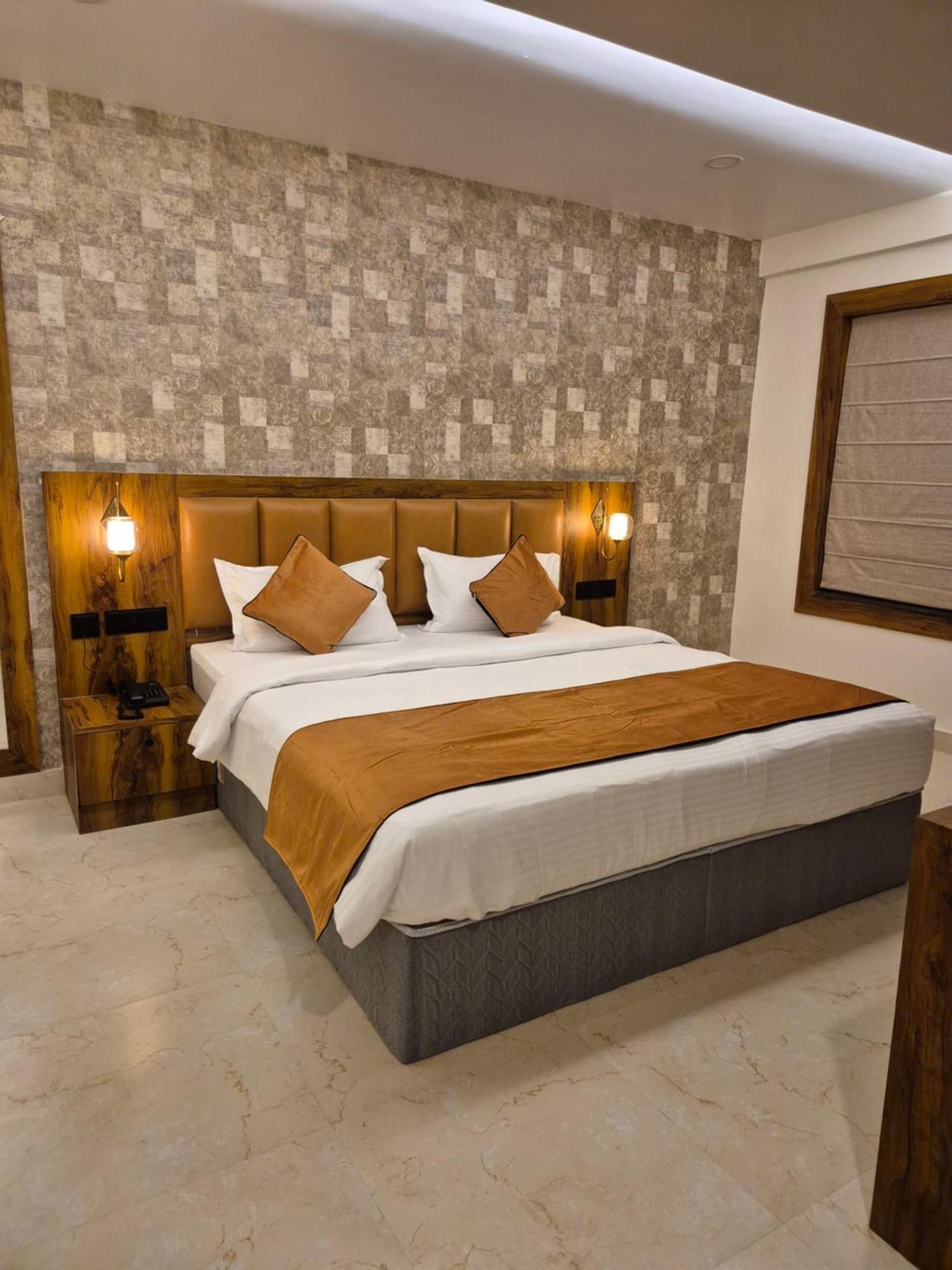 Hotel Orange บูบันเนสชวาร์ ภายนอก รูปภาพ