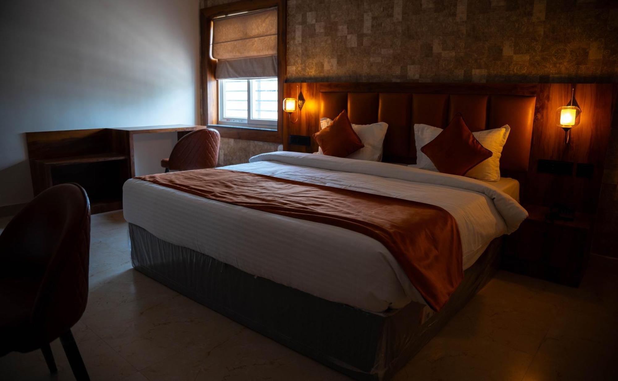Hotel Orange บูบันเนสชวาร์ ภายนอก รูปภาพ