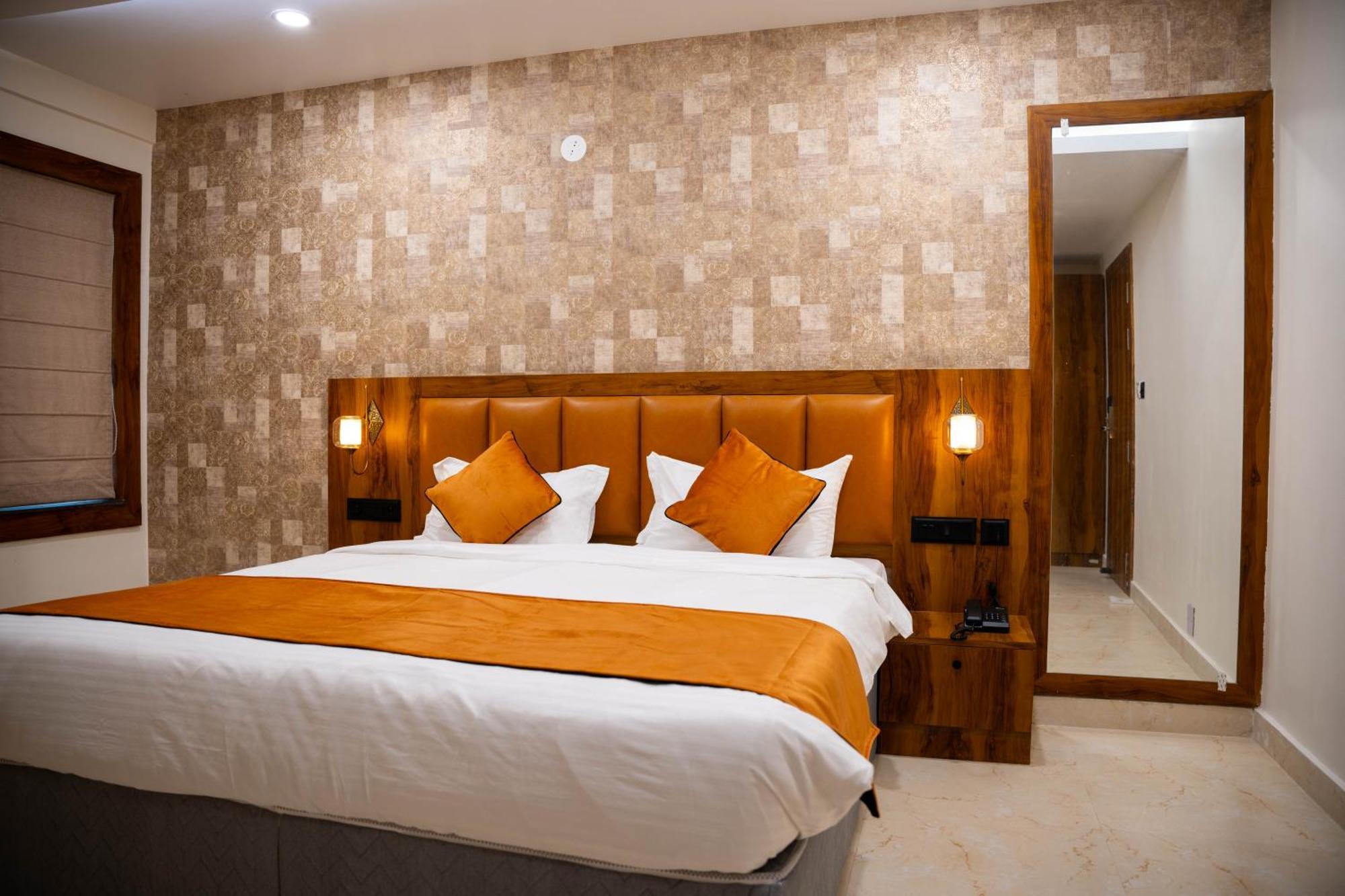 Hotel Orange บูบันเนสชวาร์ ภายนอก รูปภาพ