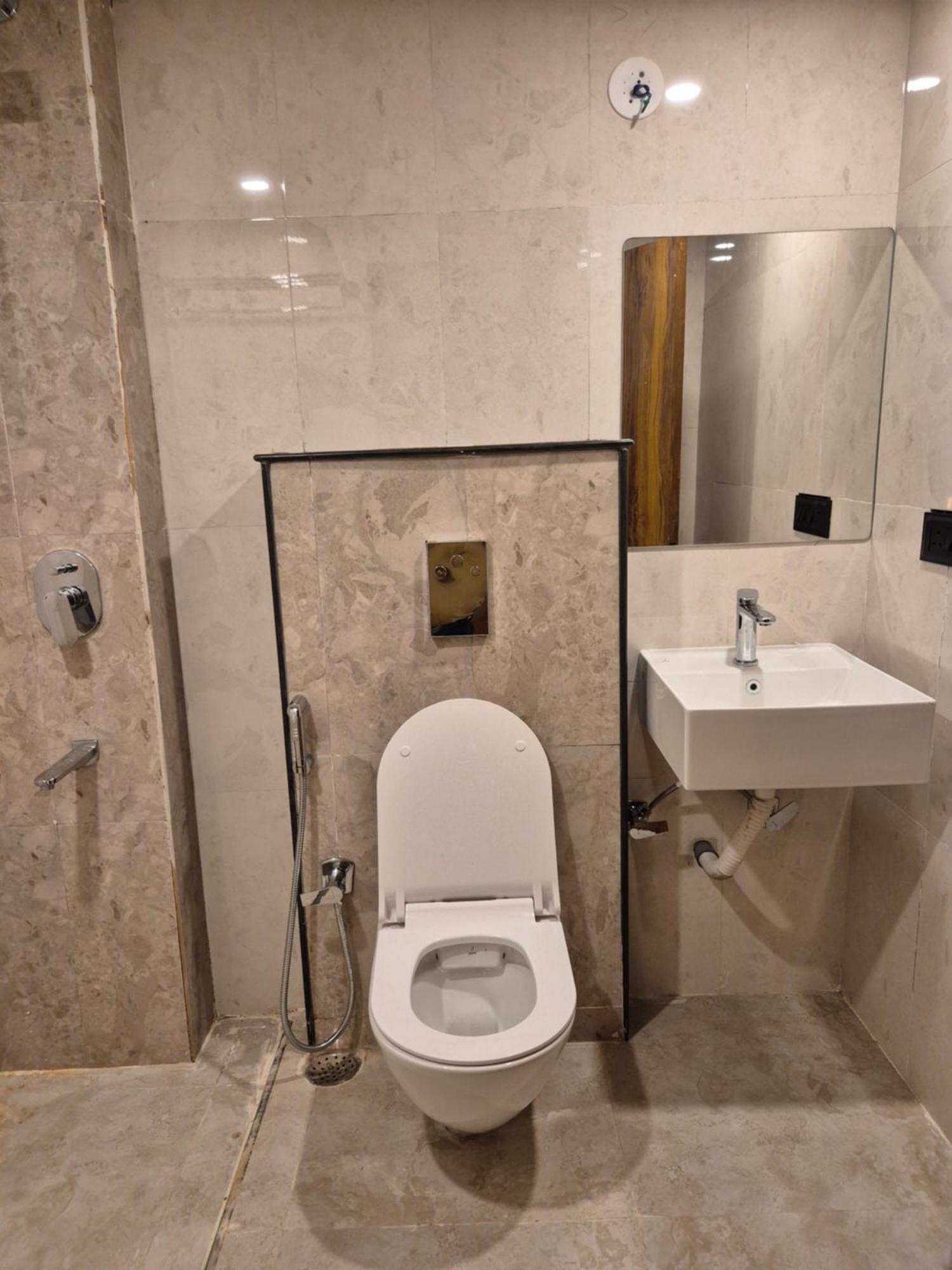 Hotel Orange บูบันเนสชวาร์ ภายนอก รูปภาพ