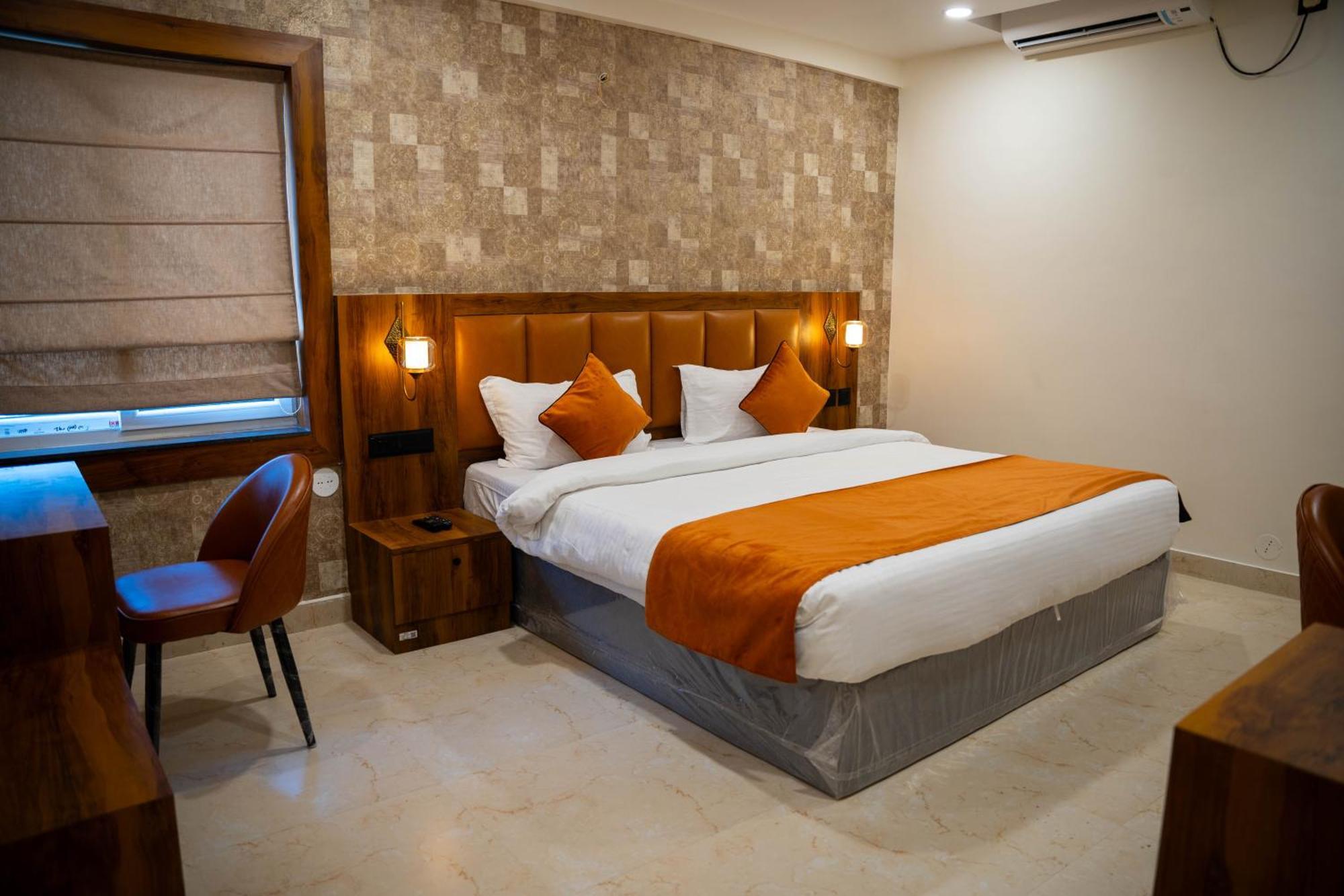 Hotel Orange บูบันเนสชวาร์ ภายนอก รูปภาพ