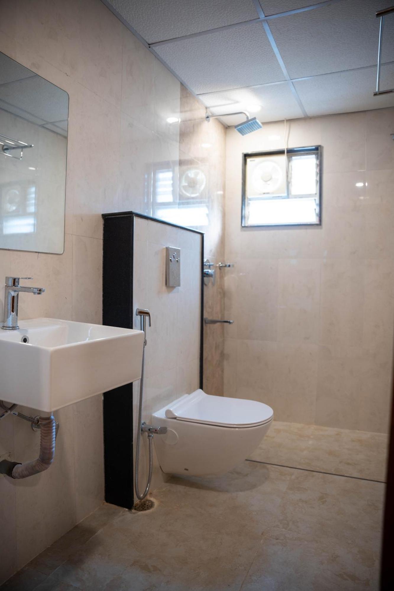 Hotel Orange บูบันเนสชวาร์ ภายนอก รูปภาพ