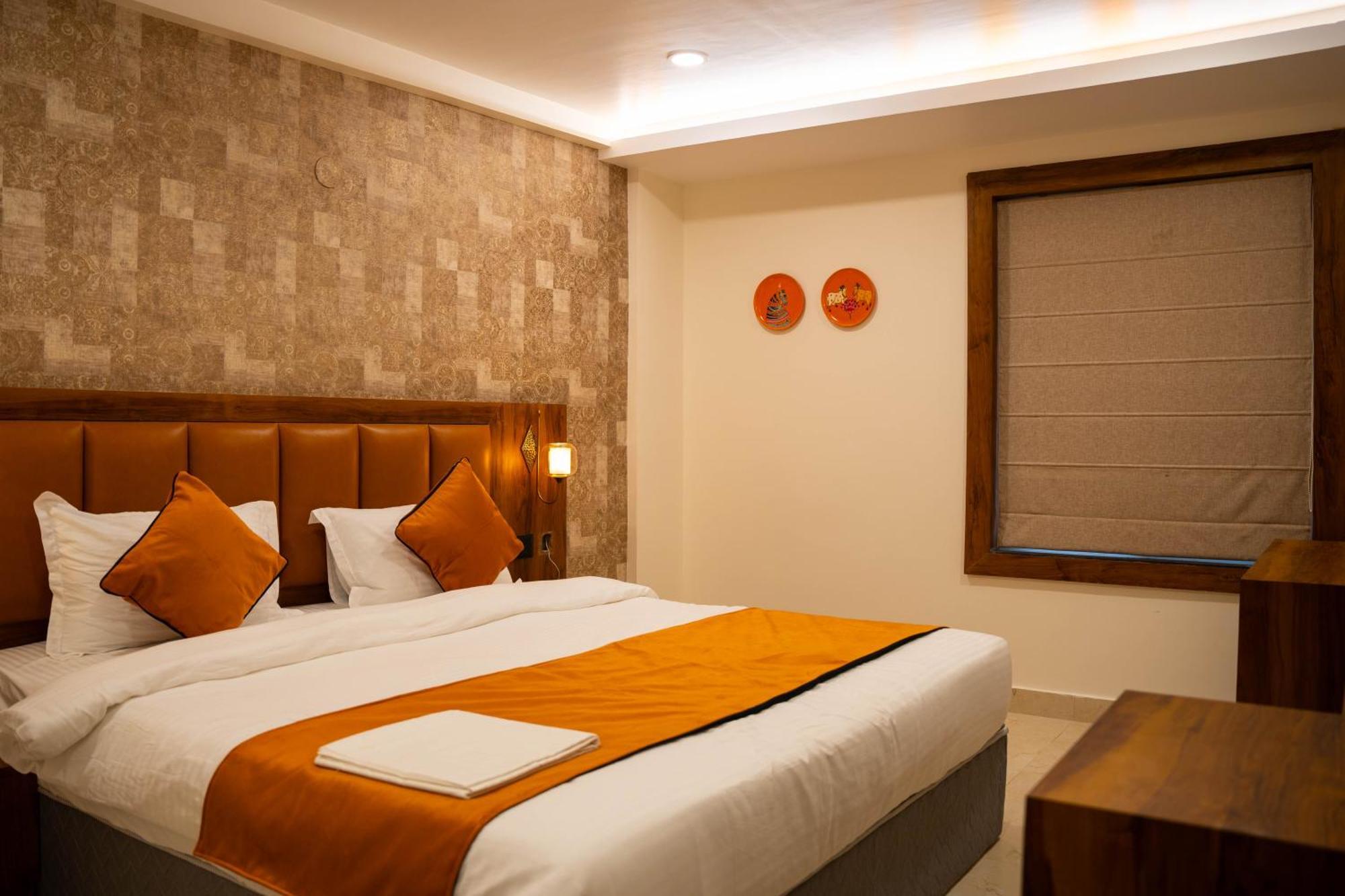 Hotel Orange บูบันเนสชวาร์ ภายนอก รูปภาพ
