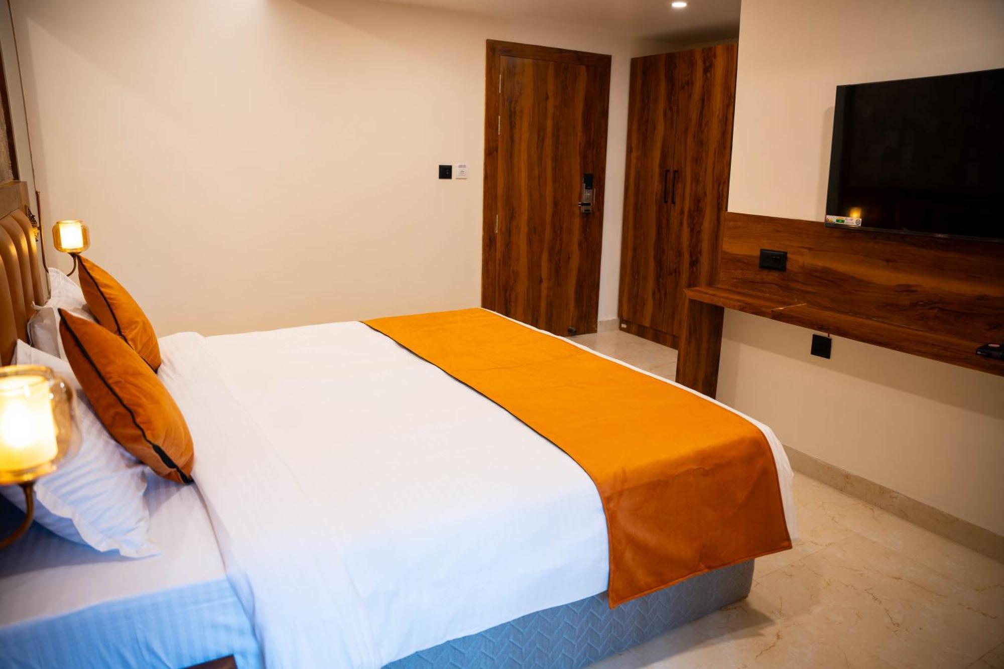 Hotel Orange บูบันเนสชวาร์ ภายนอก รูปภาพ