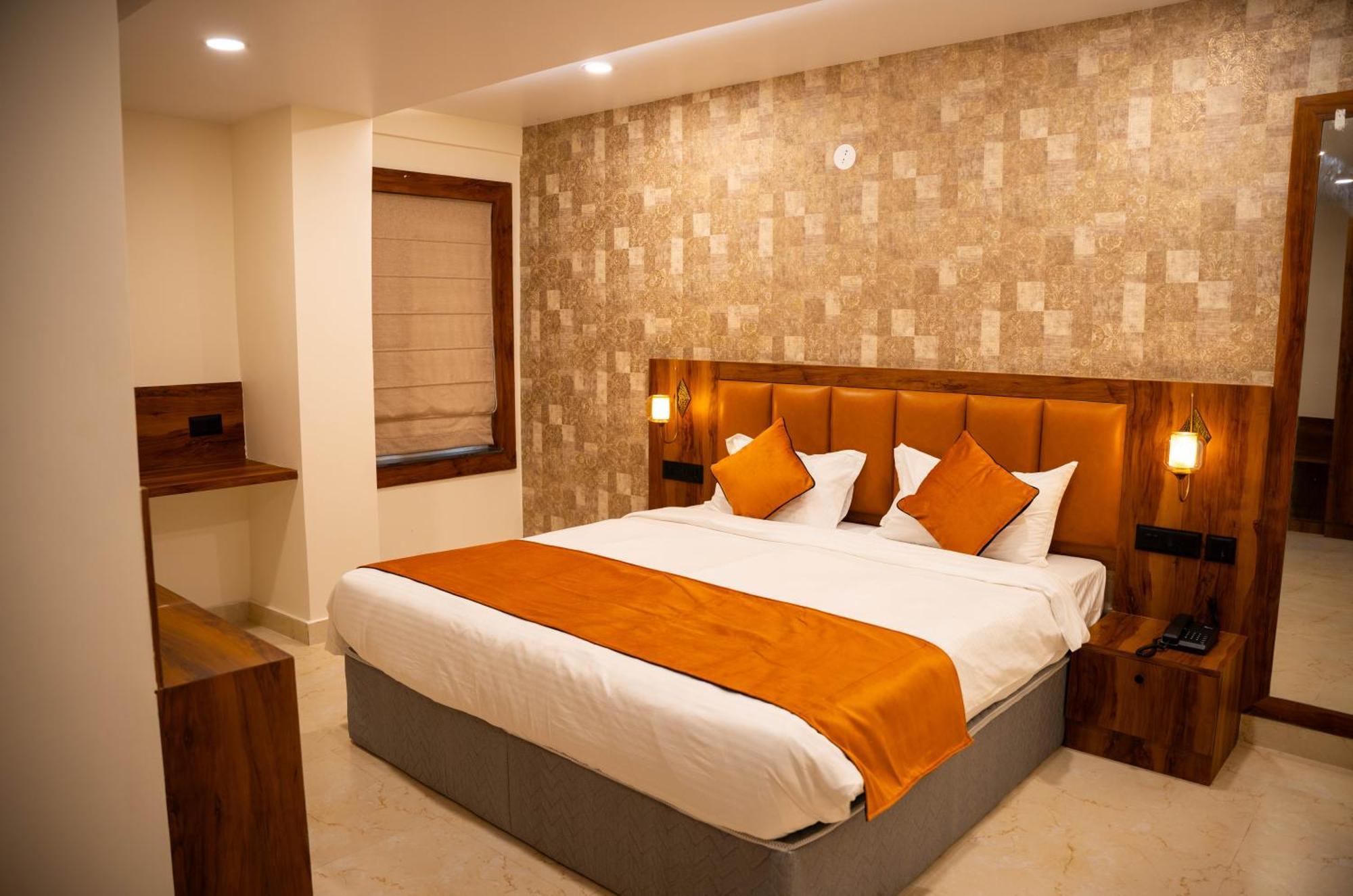 Hotel Orange บูบันเนสชวาร์ ภายนอก รูปภาพ