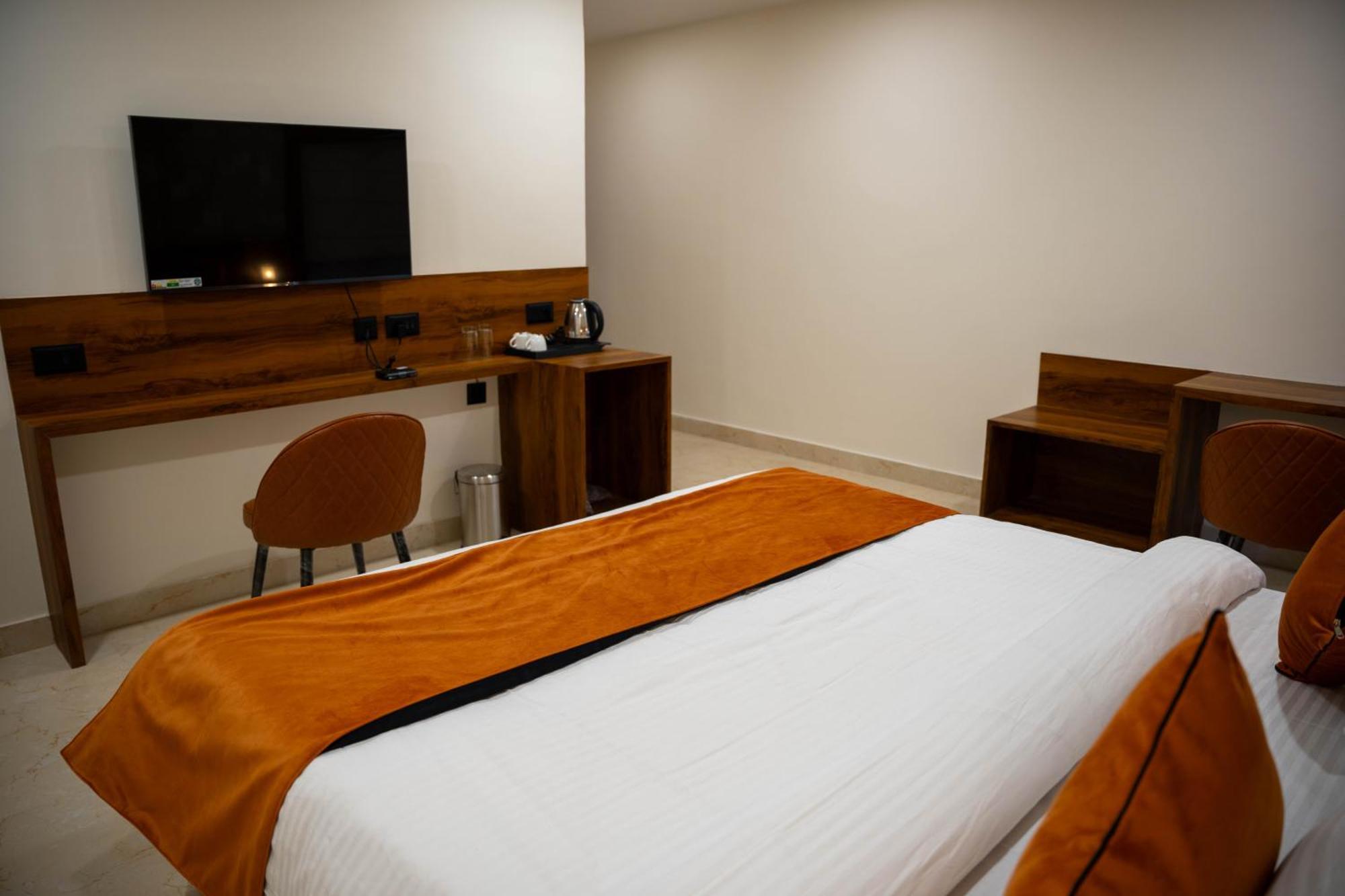 Hotel Orange บูบันเนสชวาร์ ภายนอก รูปภาพ