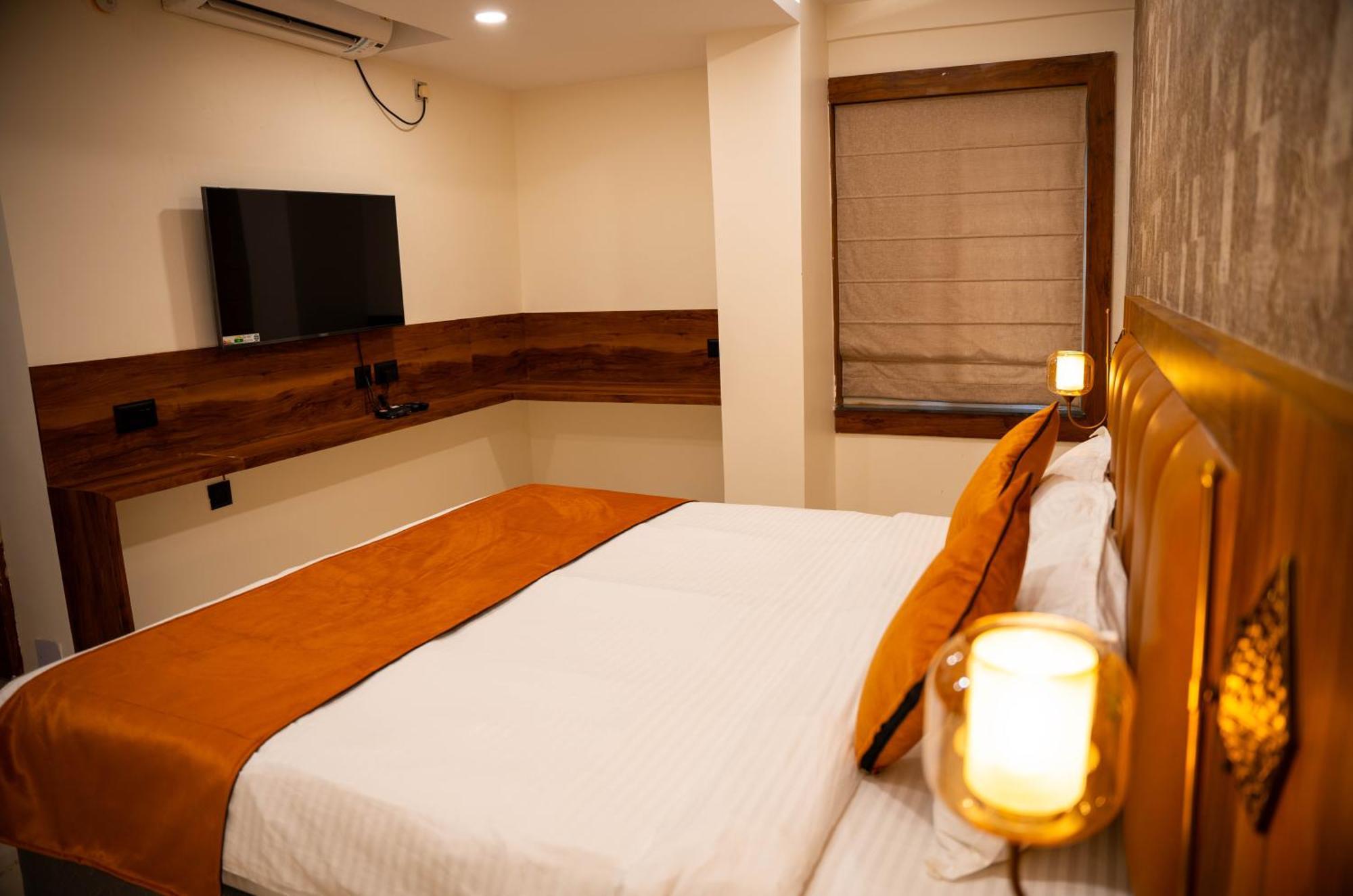 Hotel Orange บูบันเนสชวาร์ ภายนอก รูปภาพ