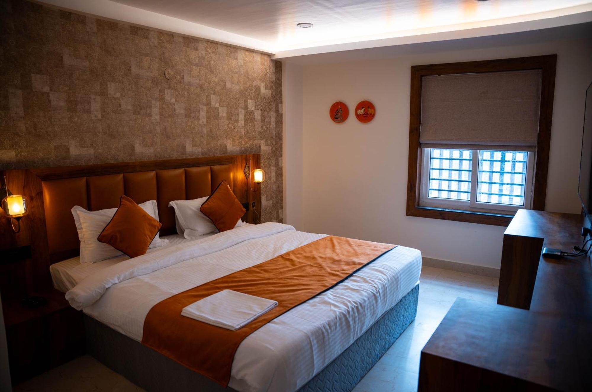 Hotel Orange บูบันเนสชวาร์ ภายนอก รูปภาพ