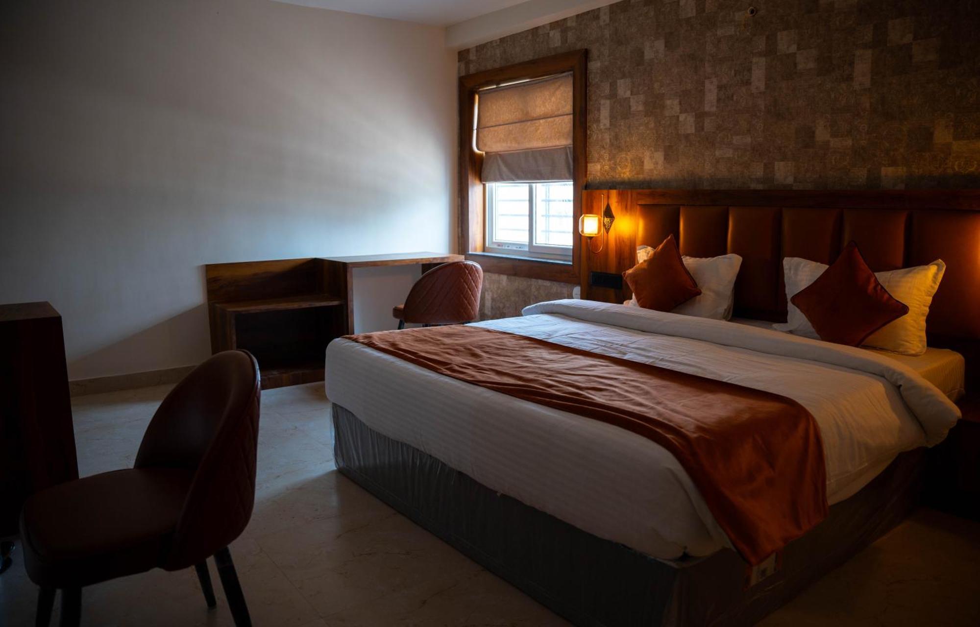 Hotel Orange บูบันเนสชวาร์ ภายนอก รูปภาพ