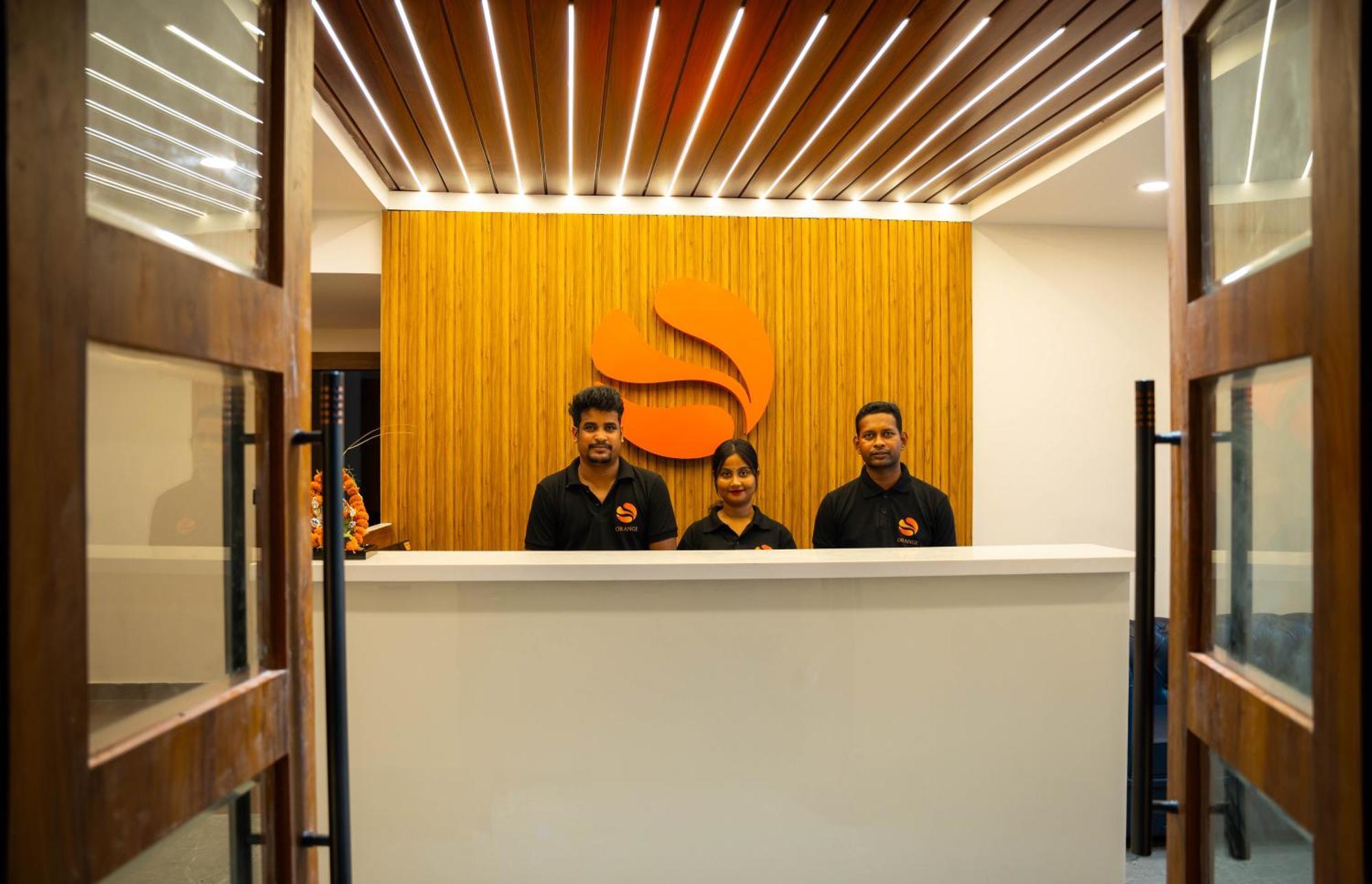 Hotel Orange บูบันเนสชวาร์ ภายนอก รูปภาพ