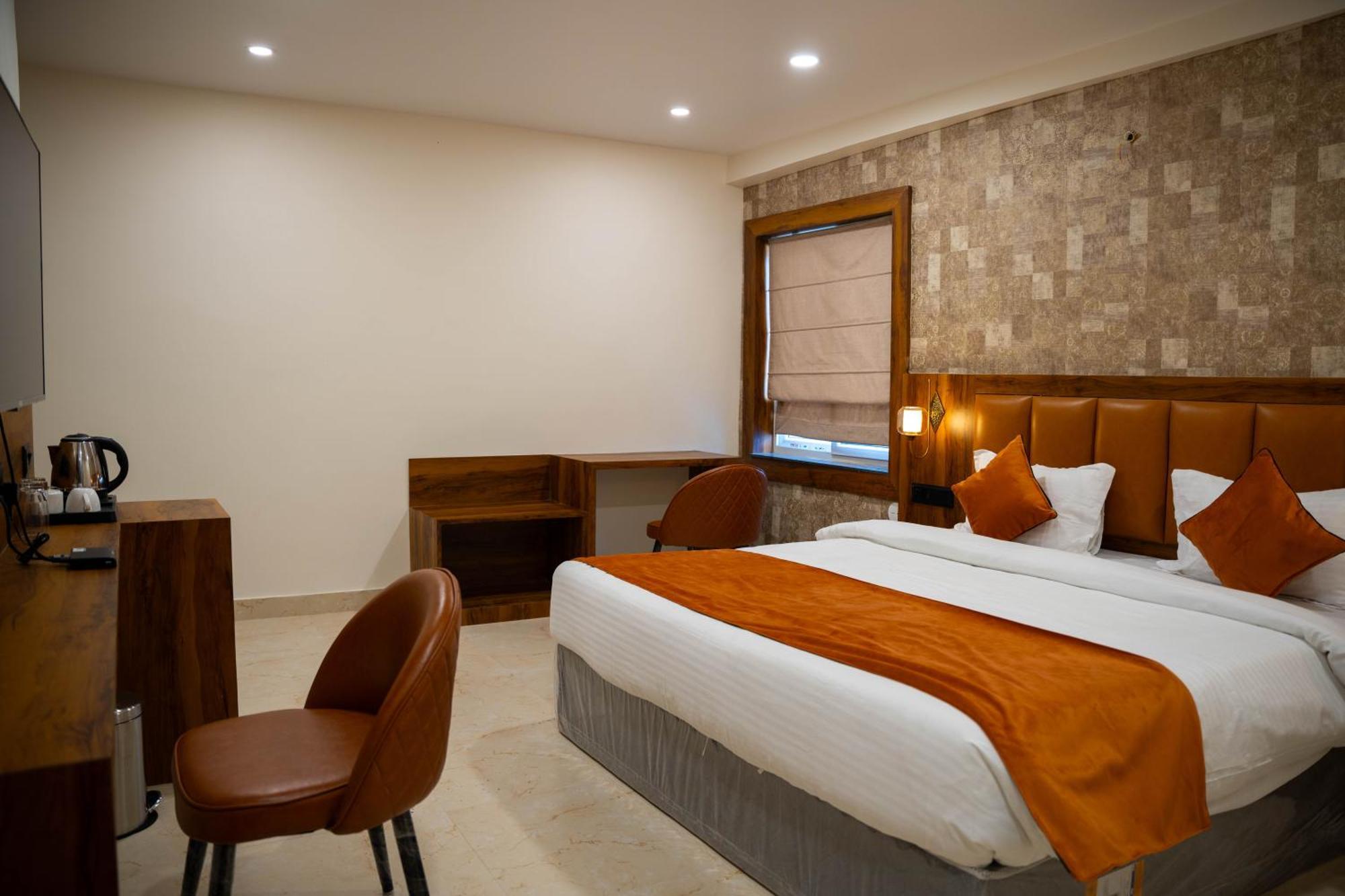 Hotel Orange บูบันเนสชวาร์ ภายนอก รูปภาพ
