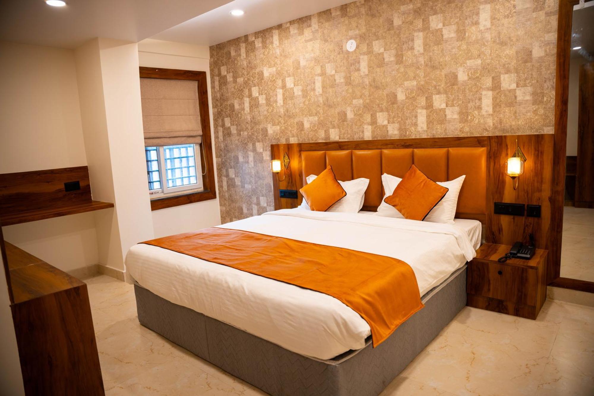 Hotel Orange บูบันเนสชวาร์ ภายนอก รูปภาพ