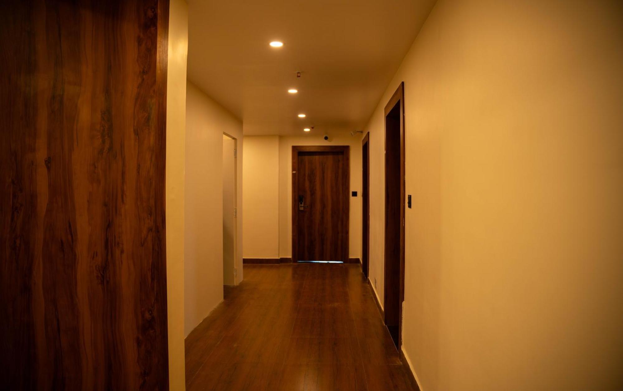 Hotel Orange บูบันเนสชวาร์ ภายนอก รูปภาพ