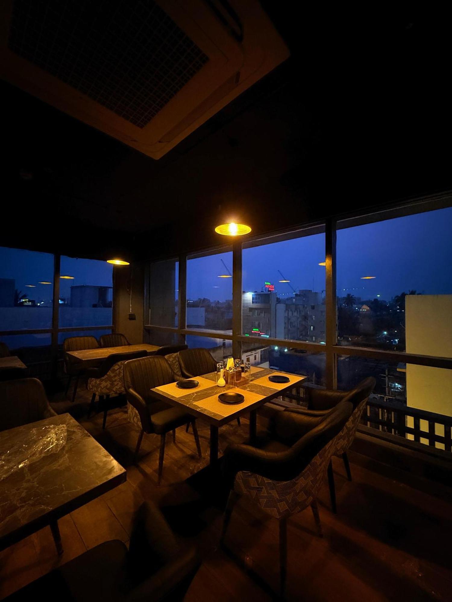 Hotel Orange บูบันเนสชวาร์ ภายนอก รูปภาพ